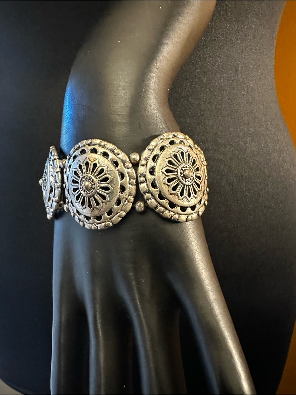 Silver-Tone Vintage Medallion Stretch Link Bracelet - Women Jewelry